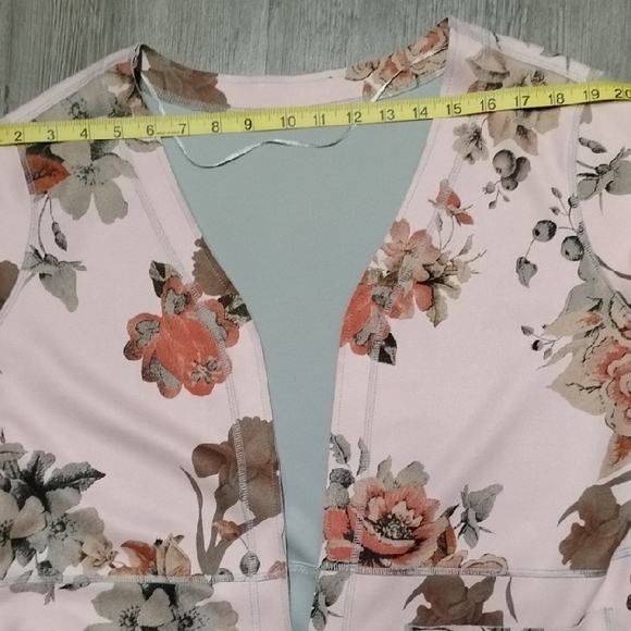 Floral Pink Kimono Robe - Picture 10 of 13